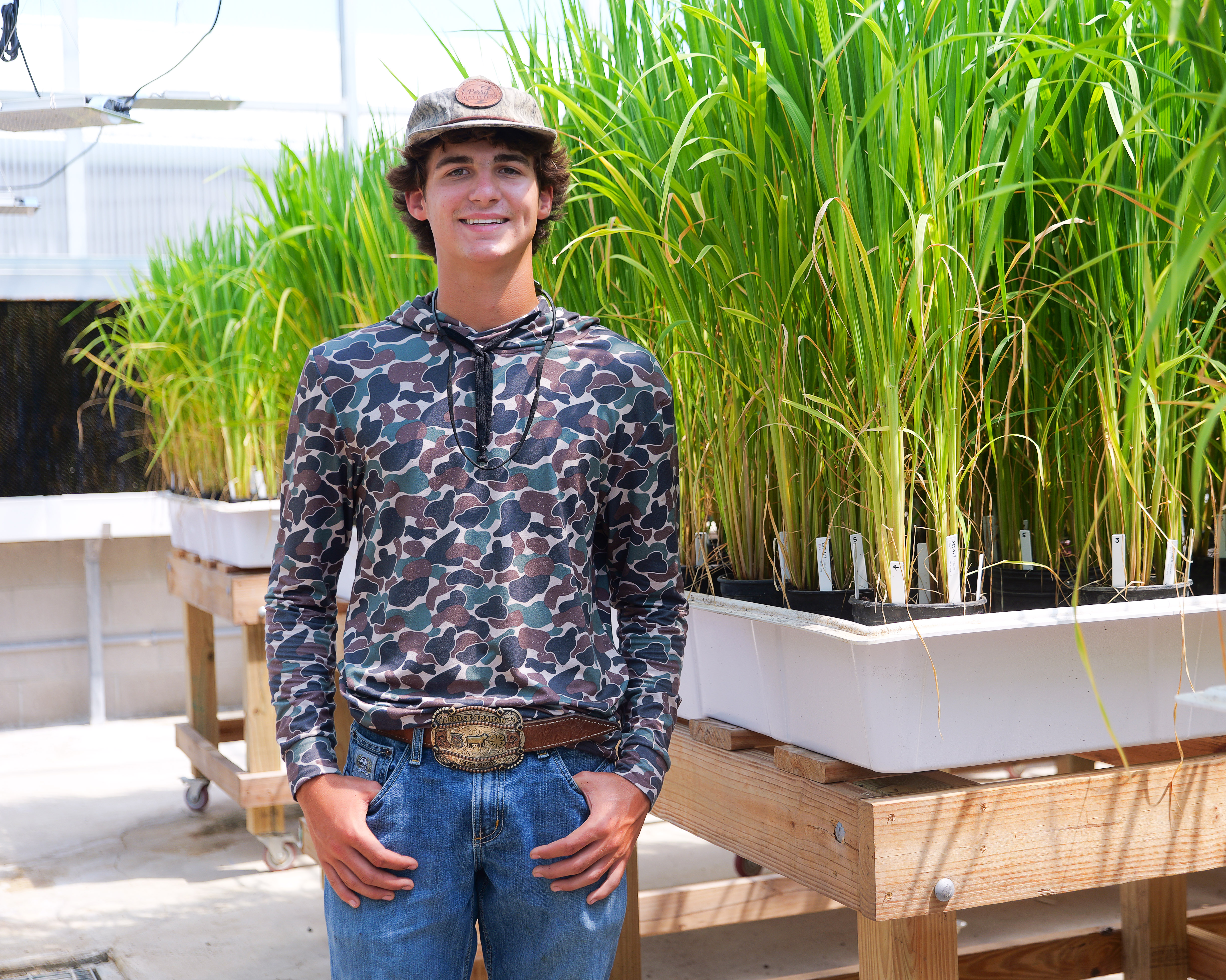 Intern gets hands-on experience at AgCenter research station